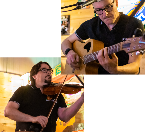 Shamr'Oc en concert : Damien à la guitare et Dorian au violon irlandais